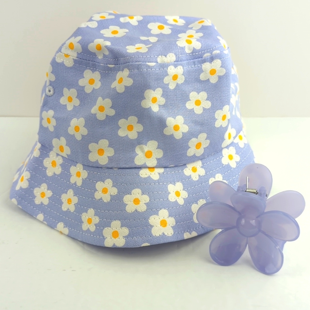 Ulta Beauty Daisies Bucket Hat & Claw Clips Set